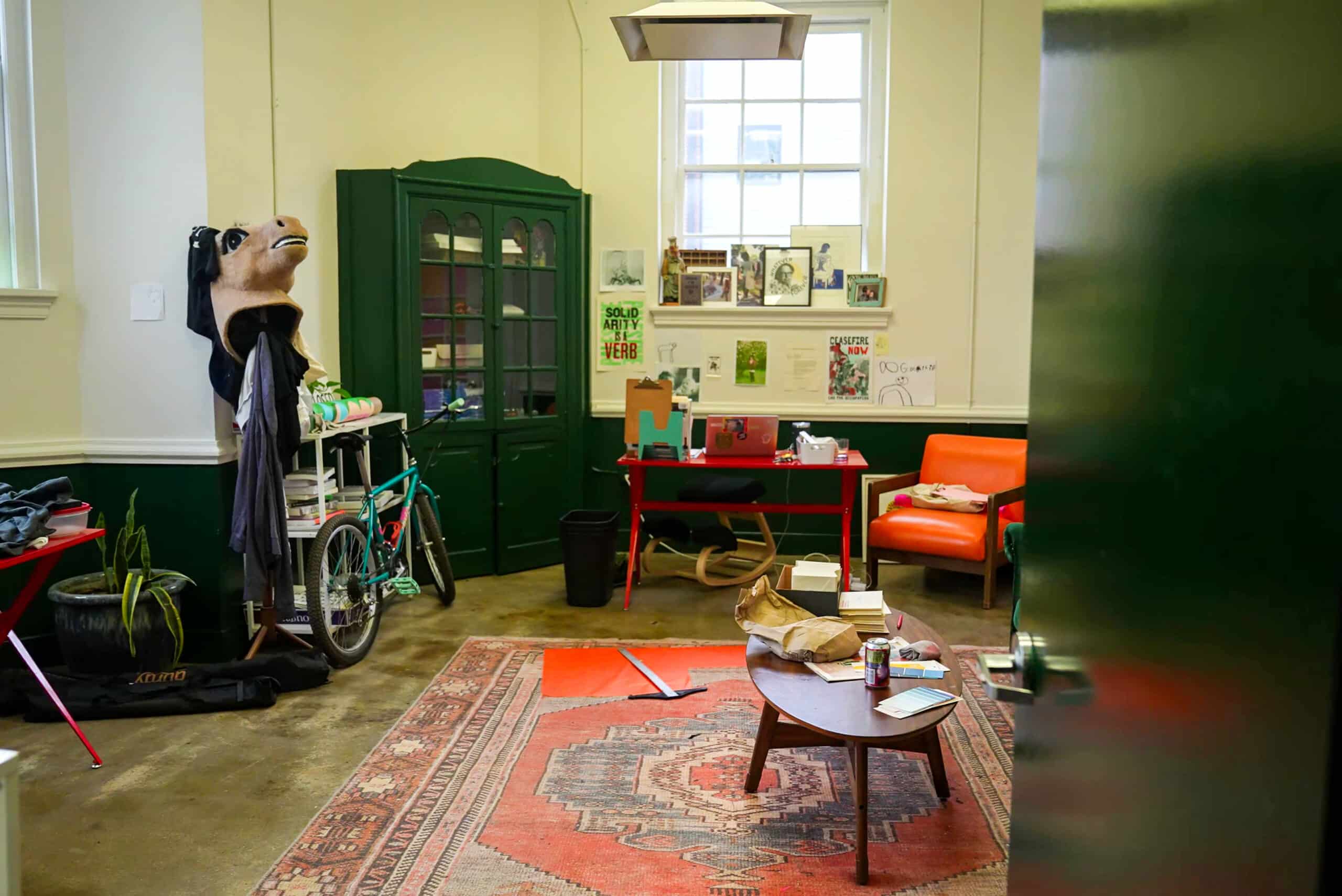 2302 Studio Two Three H&A vlcsnap 14h10m09s302 2302 Studio Two Three H&A vlcsnap 14h10m09s302