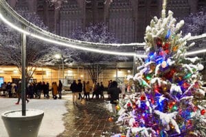 251214 LosCirculos TreeLighting AlishaKimLevin2 HW