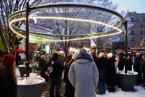 251214 LosCirculos TreeLighting AlishaKimLevin7 HW