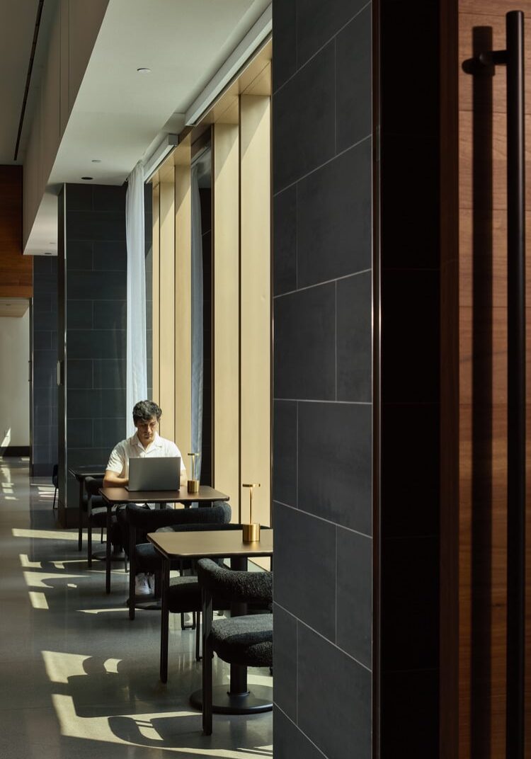 1518 The Paxton 540 Fulton Ashok Sinha N35 medium