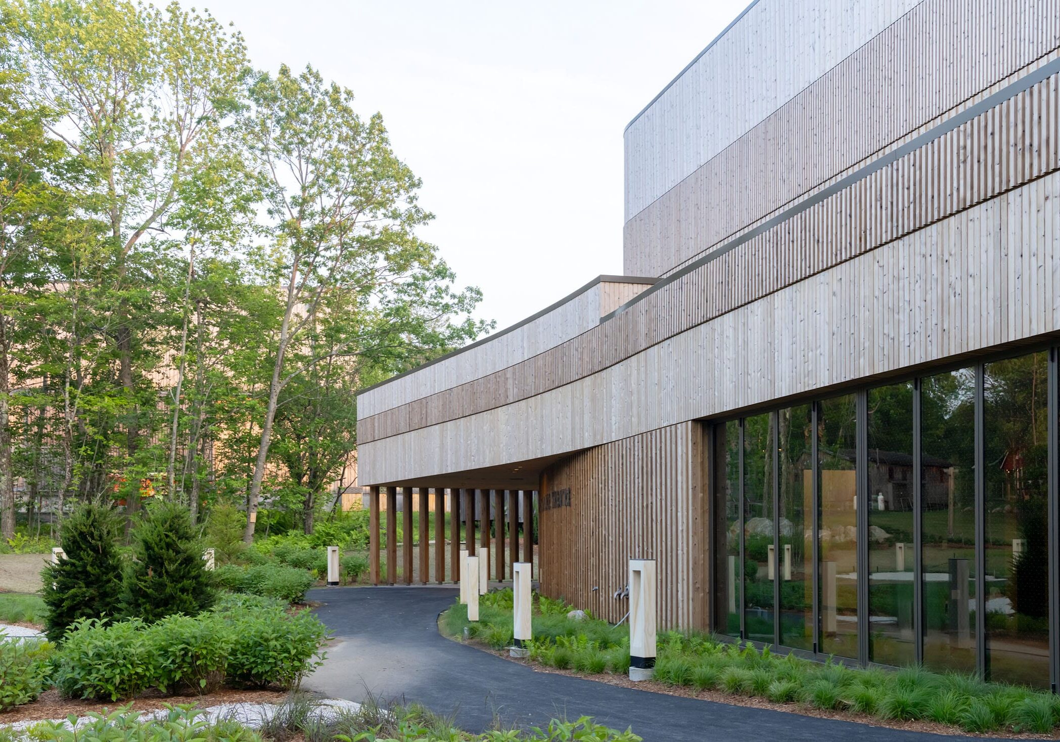 2148 Doris Duke Theatre on the Jacobs Pillow Campus Iwan Baan Jacobs Pillow Mecanoo 0422